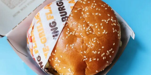 Reseña: 5 hamburguesas con queso de Burger King, clasificadas

 | Food,Retail,burger-king,burgers,burger,cheeseburgers,fast-food,fast-food-comparison,fast-food-menu