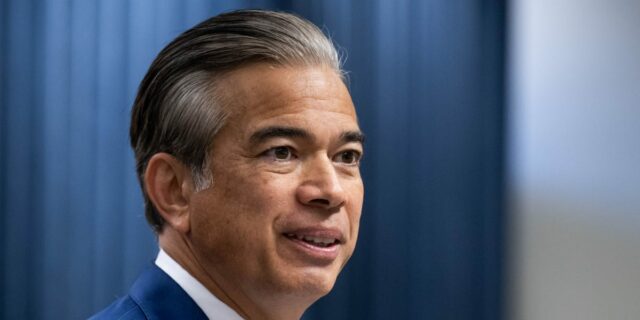 Juez bloquea fusión de gigantes de la televisión local Nexstar y Tegna

 | Media,nexstar-media-group,courts,mergers,california,television