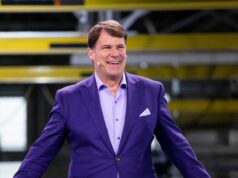 El CEO de Ford dice que hay una razón por la que eligió conducir Xiaomi y no Tesla
| Transportation,ford,tesla,xiaomi El CEO de Ford dice que hay una razón por la que eligió conducir Xiaomi y no Tesla
| Transportation,ford,tesla,xiaomi