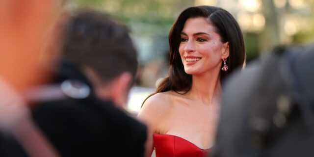 Anne Hathaway dice que cumplir 40 años la ha ayudado a ser menos autocrítica

 | Health,Entertainment,aging,celebrity,anne-hathaway,work-life-balance