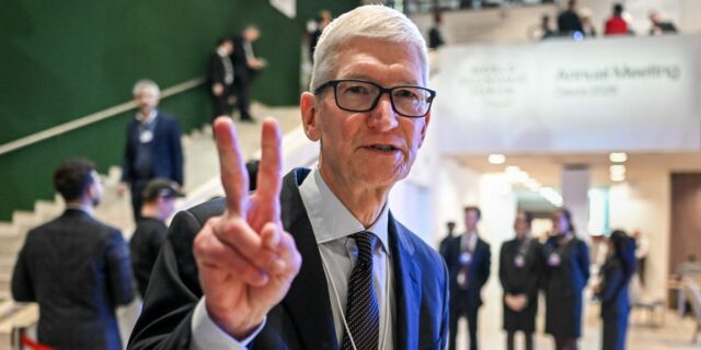 Tres lecciones aprendidas del éxito de Tim Cook al seguir a Steve Jobs como director ejecutivo de Apple

 | Tech,international,apple,tim-cook,steve-jobs,leadership