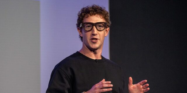 La nueva herramienta de inteligencia artificial de Meta rastrea la actividad del personal y genera preocupaciones

 | Tech,AI,exclusive,meta,ai-training,ai,memo-leak,scoop,privacy,artificial-intelligence,software,tech,limited-synd