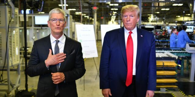 Cómo el CEO de Apple, Tim Cook, consiguió que Donald Trump estuviera de su lado

 | Tech,policy,apple,tim-cook,donald-trump,tariffs,white-house,lobbying