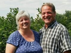 Un hombre compró una granja de arándanos a los 55 años, todavía trabaja a tiempo completo y no se arrepiente
| Careers,Real Estate,video-to-text,farms,career-change,retirement,aging,personal-essay Un hombre compró una granja de arándanos a los 55 años, todavía trabaja a tiempo completo y no se arrepiente
| Careers,Real Estate,video-to-text,farms,career-change,retirement,aging,personal-essay