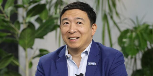 Andrew Yang dice que la IA impulsará una desigualdad de ingresos "sin precedentes"

 | AI,Tech,andrew-yang,ai,tax,universal-basic-income