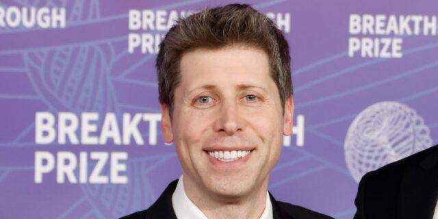 Ahora sabemos quién pagó 100.000 dólares para desbloquear una entrevista en el podcast de Sam Altman

 | AI,Tech,podcast,openai,sam-altman,greg-brockman,ashlee-vance