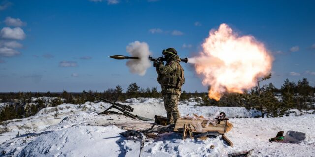 Ucrania comparte sus armas y experiencia en combate con Occidente, los papeles se invierten

 | Military & Defense,ukraine,russia,drone-warfare