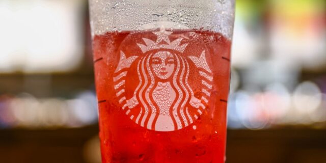 El regreso de Starbucks está impulsado por la cafeína personalizable

 | Retail,Food,starbucks,energy-drink