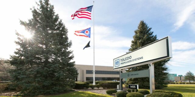 GM invertirá 340 millones de dólares en automóviles a gasolina después de que se desplome la demanda de vehículos eléctricos

 | Transportation,general-motors,general-motors-ev,gas-cars,exclusive