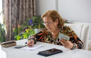 La nueva propuesta de Seguridad Social limitaría los pagos de los ricos ahora y de muchos más en el futuro
| La nueva propuesta de Seguridad Social limitaría los pagos de los ricos ahora y de muchos más en el futuro
|