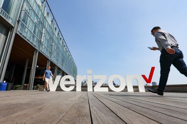 Las acciones de Verizon suben a medida que la compañía registra un crecimiento sorpresa de suscriptores bajo el nuevo director ejecutivo

 | 