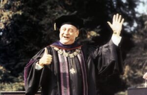 Hay listas de espera de varios años para jubilarse en los campus universitarios. 6 pasos a seguir antes de registrarte.
| Hay listas de espera de varios años para jubilarse en los campus universitarios. 6 pasos a seguir antes de registrarte.
|