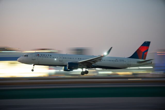 Por qué Delta, Starbucks y estas otras acciones acaban de agregarse a una lista de 'dinero nuevo' que supera al mercado

 | 