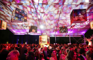 La cena de corresponsales de la Casa Blanca se convirtió en un fin de semana estilo Hollywood de fiestas sin parar. Incluso los anfitriones de Grindr.
| La cena de corresponsales de la Casa Blanca se convirtió en un fin de semana estilo Hollywood de fiestas sin parar. Incluso los anfitriones de Grindr.
|