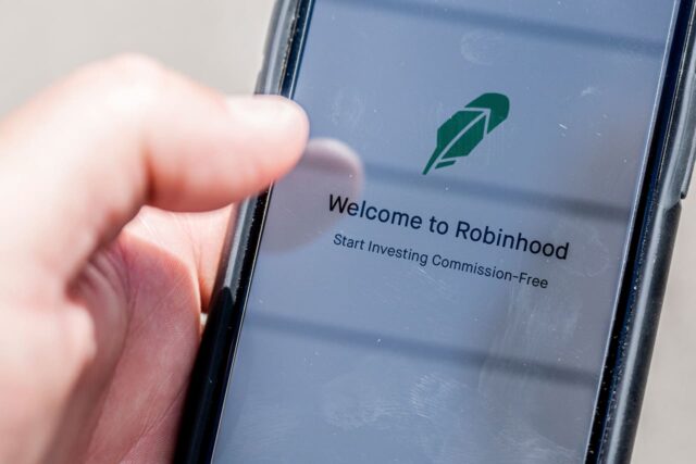 Aquí es donde los comerciantes minoristas de Robinhood han acudido en masa mientras el conflicto de Irán se intensifica

 | 