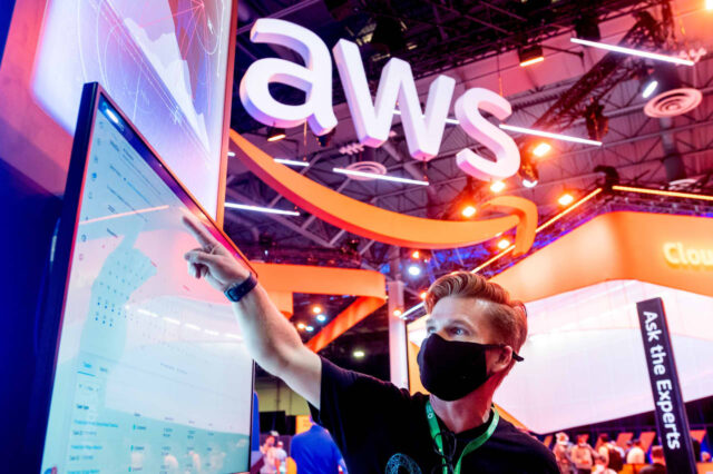 Aquí están las 12 mejores selecciones de acciones con temas Aquí están las 12 mejores selecciones de acciones con temas tecnológicos de los analistas de UBS
|