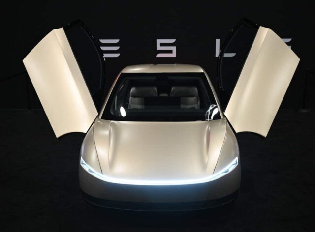 Tesla puede intentar nuevamente fabricar un vehículo eléctrico barato a medida que aumenta la competencia

 | 