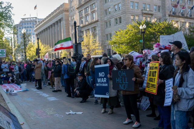 Los mercados miran "más allá del ruido" de la guerra Los mercados miran "más allá del ruido" de la guerra de Irán, pero quedan preguntas clave, dice JPMorgan
|