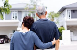 ¿Por qué los vendedores mayores ganan menos dinero por sus casas que los vendedores más jóvenes?
| ¿Por qué los vendedores mayores ganan menos dinero por sus casas que los vendedores más jóvenes?
|