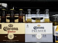 La cervecera Corona dice que los compradores están optando por cerveza y vino más baratos porque su producción es más conservadora en función de la demanda.
| La cervecera Corona dice que los compradores están optando por cerveza y vino más baratos porque su producción es más conservadora en función de la demanda.
|