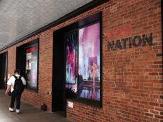 El jurado considera que Live Nation es un monopolio ilegal, pero la ruptura con Ticketmaster es poco probable, dicen los analistas
| El jurado considera que Live Nation es un monopolio ilegal, pero la ruptura con Ticketmaster es poco probable, dicen los analistas
|