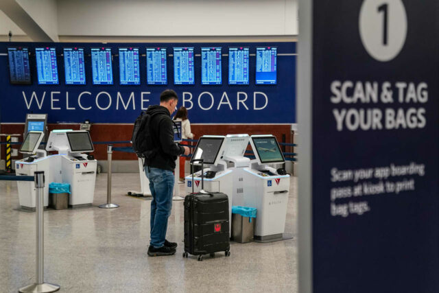 Por qué estas tres aerolíneas siguen aumentando las tarifas de equipaje cuando los pasajeros ya están hartos de los altos precios

 | 