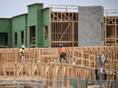 El informe de empleo de Estados Unidos muestra que en marzo se contrataron 178.000 trabajadores. Pero es poco probable que el auge de las contrataciones dure.
| El informe de empleo de Estados Unidos muestra que en marzo se contrataron 178.000 trabajadores. Pero es poco probable que el auge de las contrataciones dure.
|