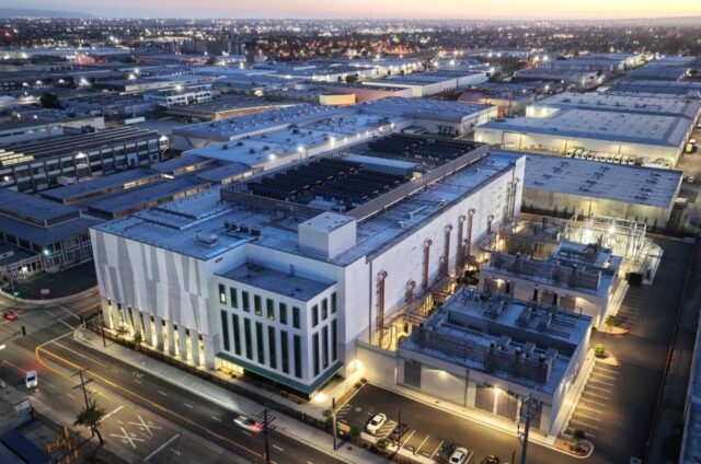 Estos dos sectores se han visto impulsados ​​por las esperanzas de la IA. ¿Por qué los inversores deberían comprar uno y reducir la exposición al otro?

 | 