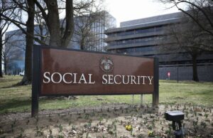 La Seguridad Social necesita modestos aumentos de ingresos y recortes de beneficios, no endeudamiento extremo
| La Seguridad Social necesita modestos aumentos de ingresos y recortes de beneficios, no endeudamiento extremo
|