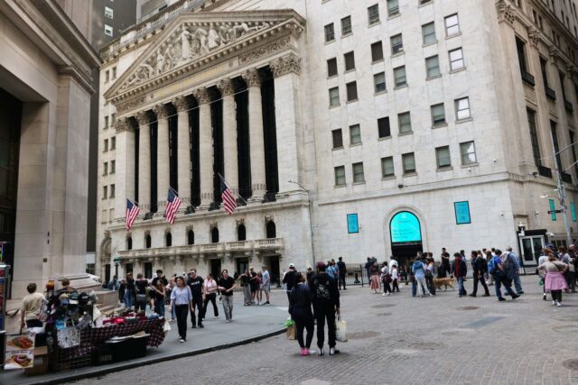 Las acciones están subiendo, poniendo fin a un mes difícil con una nota alta. Pero reina el escepticismo respecto a este repunte.

 | 