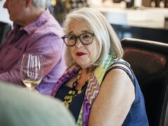 “Es vergonzoso”: le di dinero a la hija de mi amiga para su boda. Silencio. ¿Digo algo?
| “Es vergonzoso”: le di dinero a la hija de mi amiga para su boda. Silencio. ¿Digo algo?
|