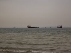 Irán ataca a petroleros en Ormuz y eleva el precio del petróleo a más de 101 dólares el barril
| Irán ataca a petroleros en Ormuz y eleva el precio del petróleo a más de 101 dólares el barril
|