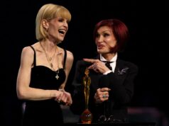 A 9 meses de la muerte de Ozzy, Sharon Osbourne pone a la venta su mansión de Los Ángeles por 17 millones de dólares
| A 9 meses de la muerte de Ozzy, Sharon Osbourne pone a la venta su mansión de Los Ángeles por 17 millones de dólares
|