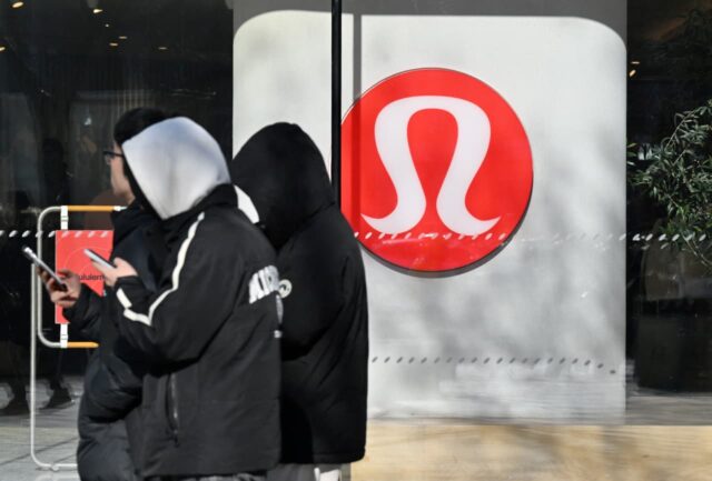 Lululemon da la bienvenida al veterano de Nike como nuevo director ejecutivo. Un analista dice que eso podría ser un problema.

 | 
