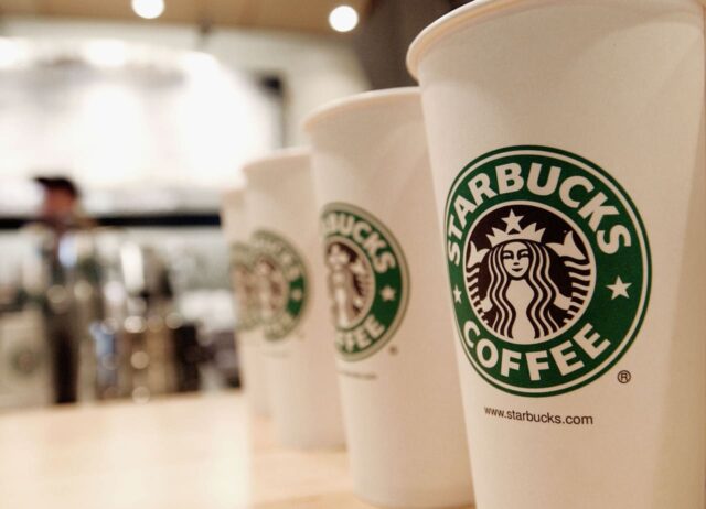 Starbucks está experimentando un resurgimiento gracias a una base de clientes más jóvenes y de bajos ingresos

 | 