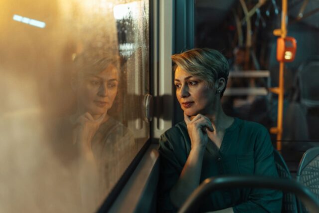 “La IA literalmente me está asustando”: ¿Debería dejar mi trabajo sin fines de lucro de $150 000 por un puesto de análisis de datos de $215 000, con un viaje de 50 minutos?

 | 