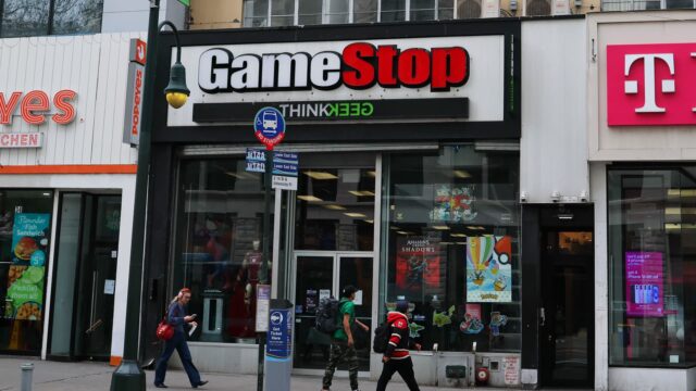 Los comerciantes dudan que GameStop de Cohen pueda lograr una monstruosa adquisición de eBay

 | 