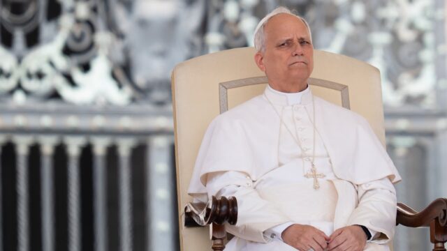Los comerciantes comparten las preocupaciones del Papa León sobre el Los comerciantes comparten las preocupaciones del Papa León sobre el impacto de la IA en el mercado laboral
|