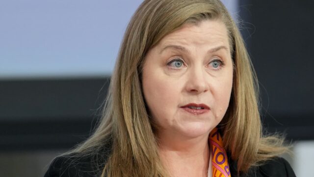 Bowman de la Fed advierte sobre un aumento de las Bowman de la Fed advierte sobre un aumento de las tasas de interés debido al aumento de la inflación
|