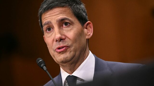 Kevin Warsh gana la confirmación del Senado como próximo presidente de la Reserva Federal

 | 