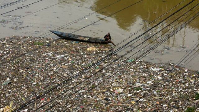 Gibran ayudará a encontrar patrocinadores para el movimiento River Clean Gibran ayudará a encontrar patrocinadores para el movimiento River Clean
|
