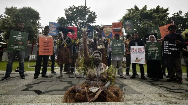 La respuesta de Dandhy Laksono a la declaración de objeción de Mama Yasinta al Partido Babi

 | 