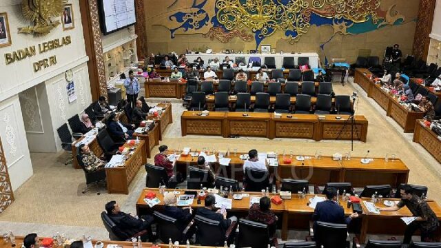 Baleg decide que el proyecto de ley del gobierno de Baleg decide que el proyecto de ley del gobierno de Aceh se convertirá en la propuesta de iniciativa de la Cámara de Representantes
|