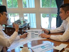 De vuelta de Francia, Teddy se reunió con el Ministro de Asuntos Sociales en su despacho
| De vuelta de Francia, Teddy se reunió con el Ministro de Asuntos Sociales en su despacho
|