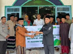 Pegadaian Bima distribuye ayuda a las mezquitas de Ambalawi
| Pegadaian Bima distribuye ayuda a las mezquitas de Ambalawi
|