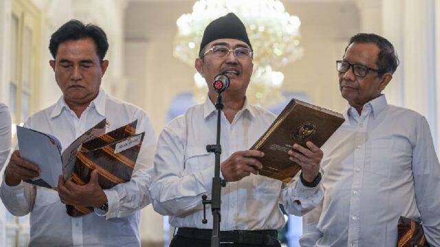 Jimly: Prabowo limitará las comisarías fuera de la policía nacional

 | 
