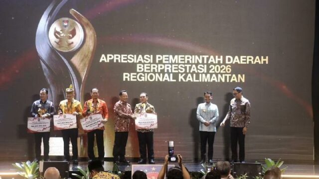 Aquí está la lista de ganadores del Premio de Reconocimiento a los Logros del Gobierno Regional de Kalimantan 2026.

 | 