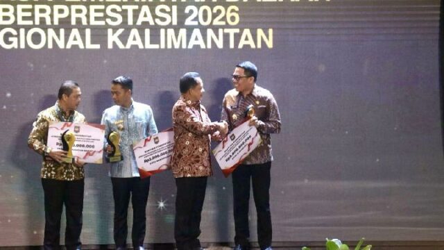 Samarinda gana el 1er lugar en el campo de financiamiento creativo y control de la inflación en el marco de la evaluación de los logros de los gobiernos regionales 2026

 | 