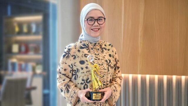 Directora de Pegadaian gana el premio Mujeres en Liderazgo Empresarial 2026

 | 