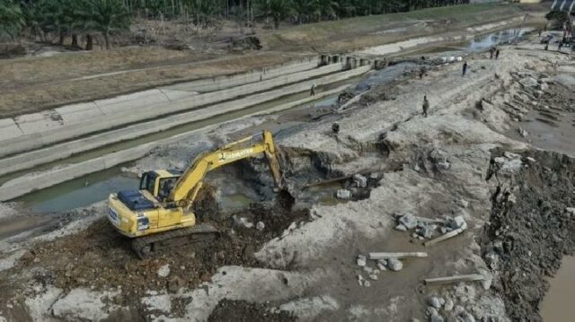Continuando con la temporada de siembra antes de agosto, Aceh restablece 641 unidades de riego

 | 